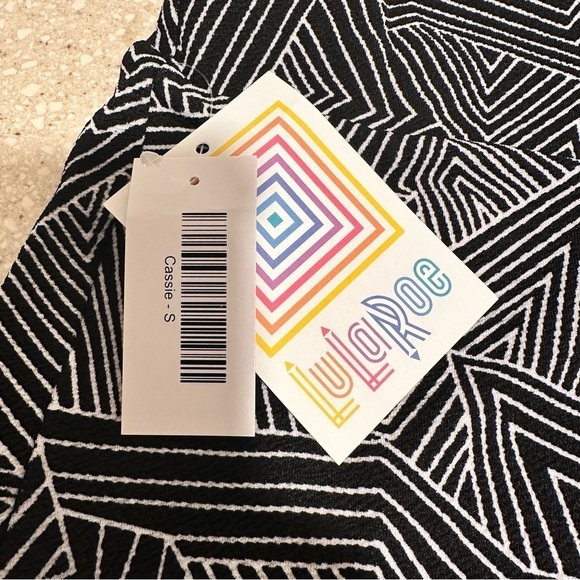 LulaRoe Cassie Pencil Skirt Stretchy High Wide Waist  Adjustable Sizes S-M 6-8 - Picture 6 of 11